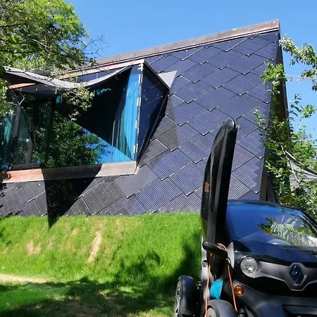 Solar Stroh Trigon Nonac Apartment